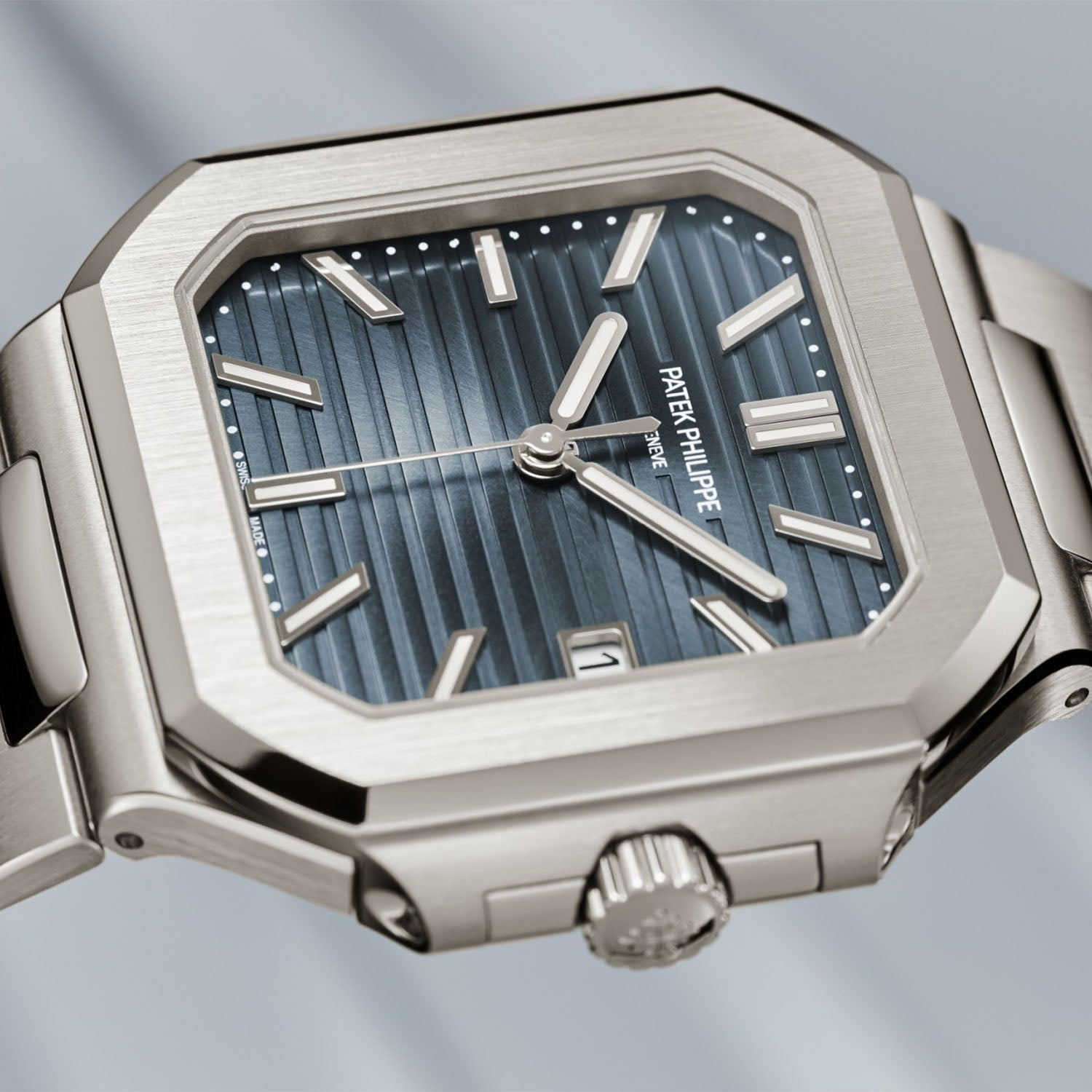 Cubitus Medium 40mm 18ct White Gold Blue Grey Dial Bracelet Watch