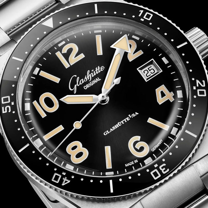 Specialist SeaQ 39.5mm Black Dial Men's Automatic Bracelet Watch