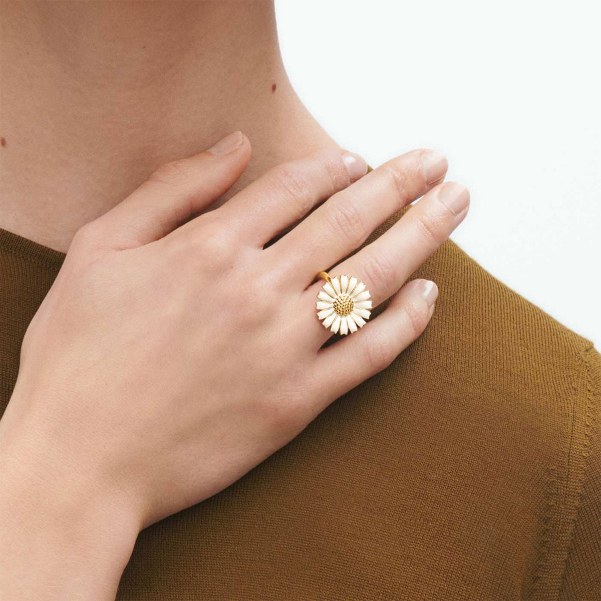 Daisy 18ct Yellow Gold Plated Silver And White Enamel Ring
