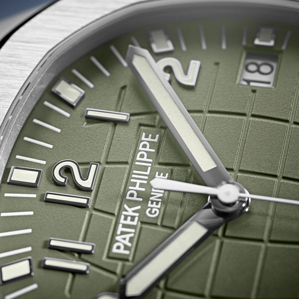 Patek Philippe Aquanaut 42.2mm 18ct White Gold Green Dial Mens Rubber Strap Watch - Berry's Jewellers