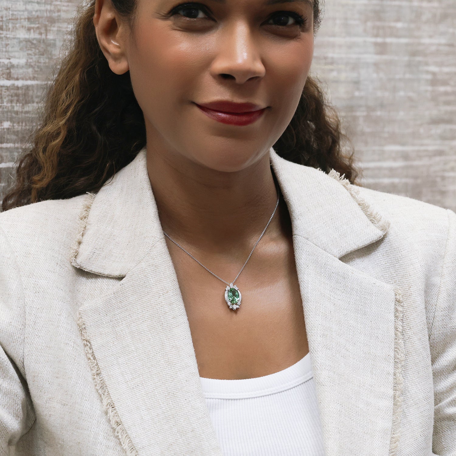 gid://shopify/MediaImage/68283067957630