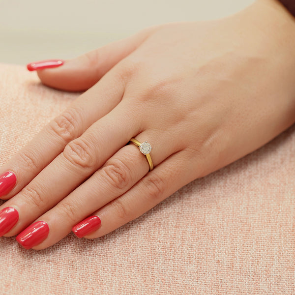 18ct Yellow Gold Round Brilliant Cut Diamond Four Claw Set Solitaire Ring