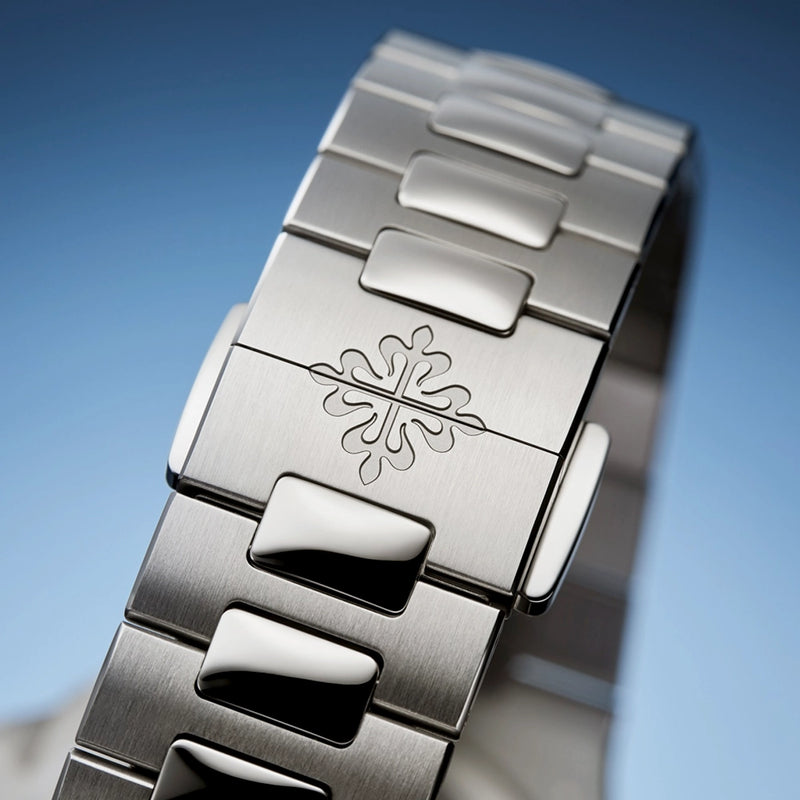 Patek Philippe Nautilus 41mm 18ct White Gold Blue Dial Mens Bracelet Watch - Berry's Jewellers