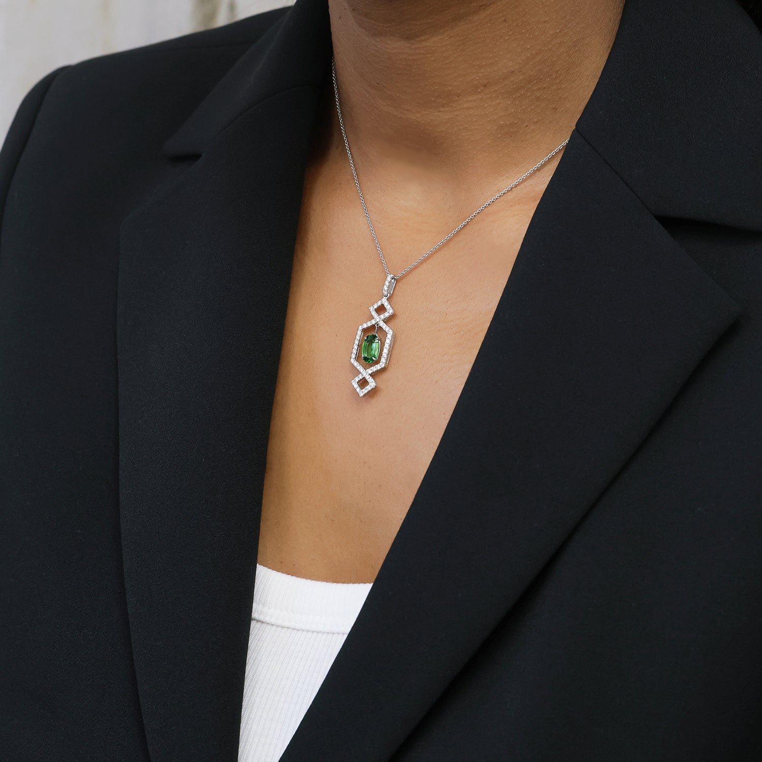 gid://shopify/MediaImage/68283004354942