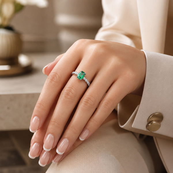 Platinum Tsavorite Ring With Diamond Set Shoulders