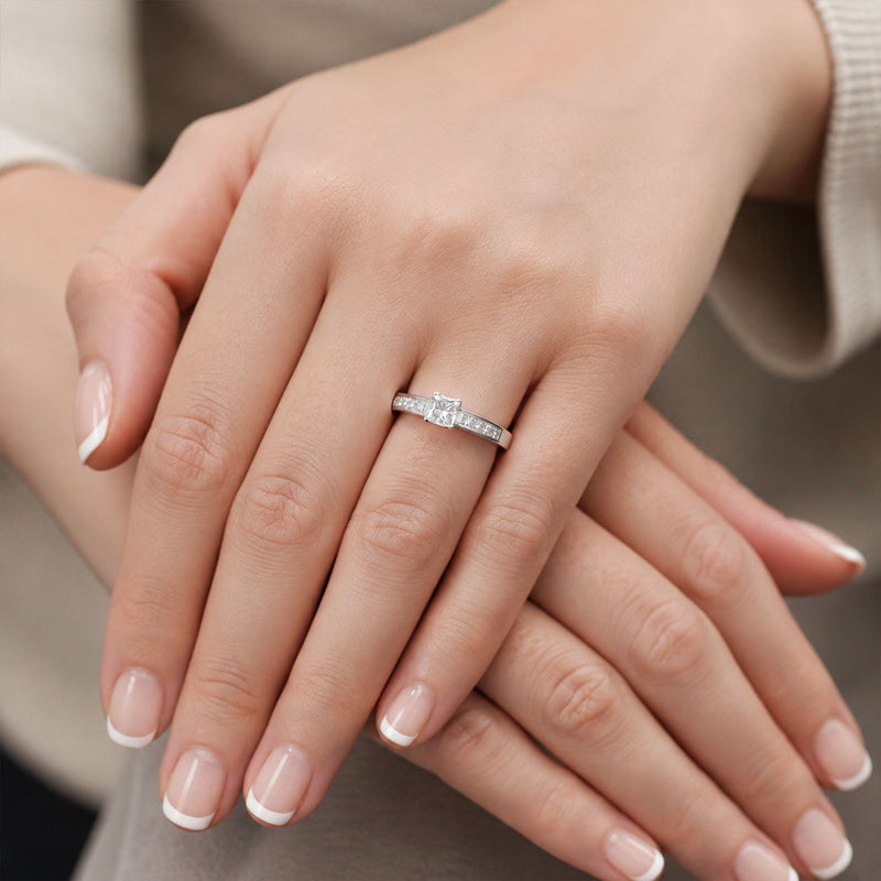 Platinum Princess Cut Diamond Single Stone Ring With Princess Cut Diamond Shoulders
