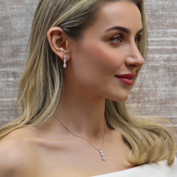 18ct White Gold Pear Cut Diamond Drop Earrings