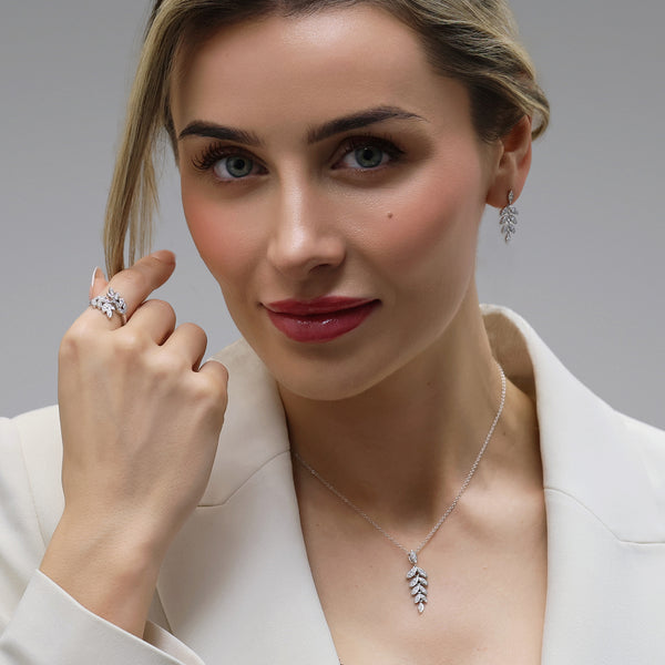 18ct White Gold Round Brilliant Diamond Leaf Pendant