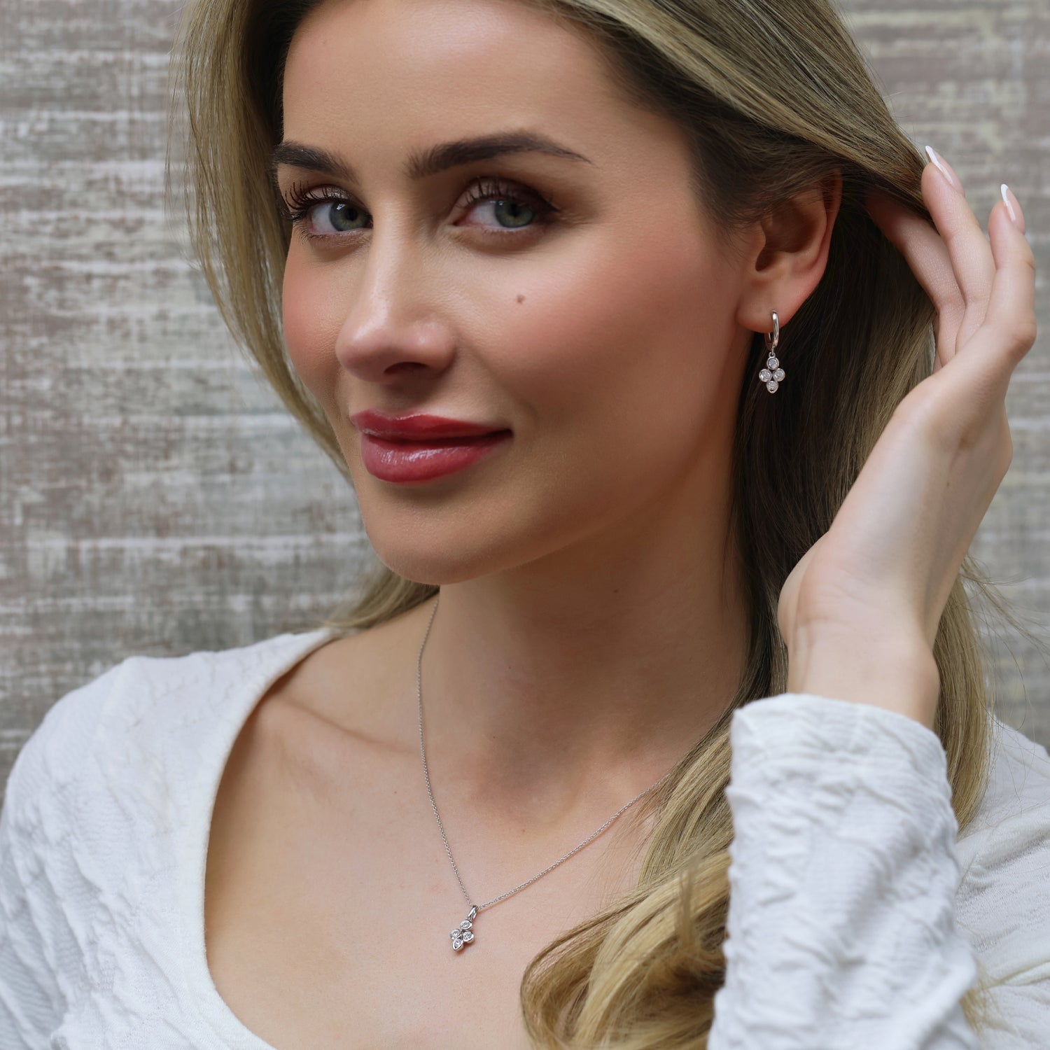 18ct White Gold Round Brilliant Diamond Swirl Drop Earrings