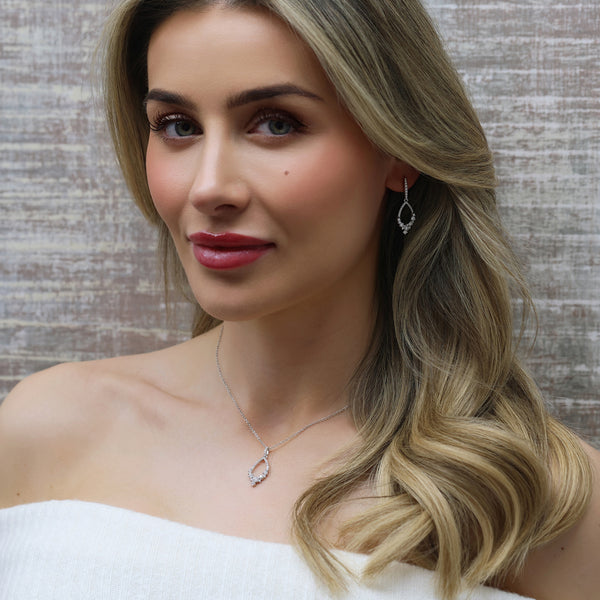 18ct White Gold Diamond Open Cluster Design Pendant