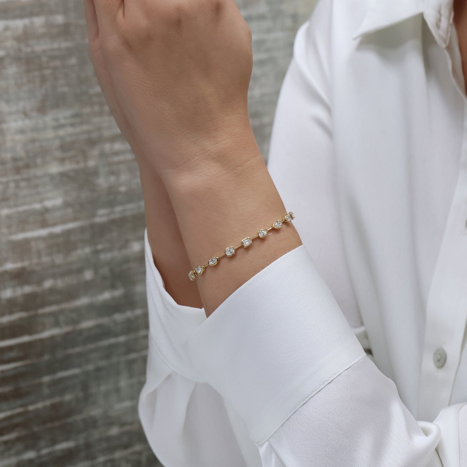 Berry's 18ct Yellow Gold Mixed Cut Diamond Tennis Bracelet - Berry's Jewellers