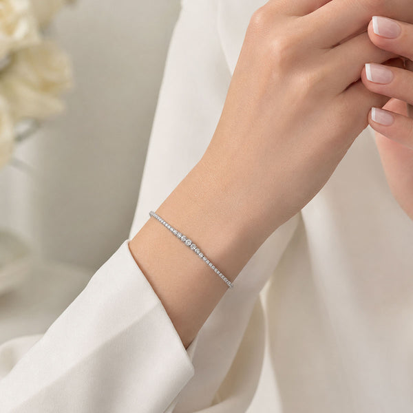 18ct White Gold Graduating Diamond Tennis Bracelet