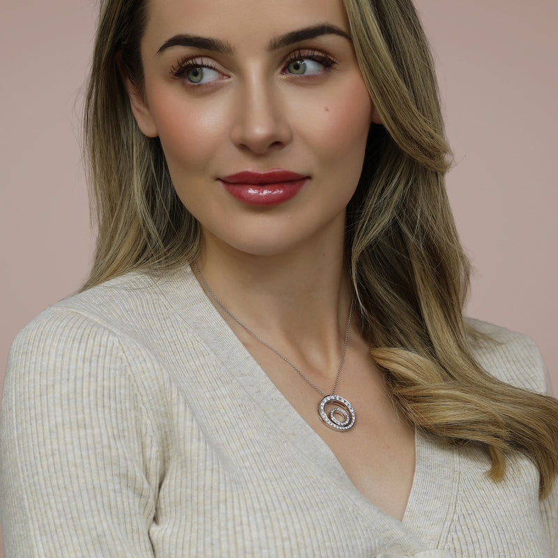 18ct White Gold Graduated Brilliant Cut Diamond Double Circular Pendant