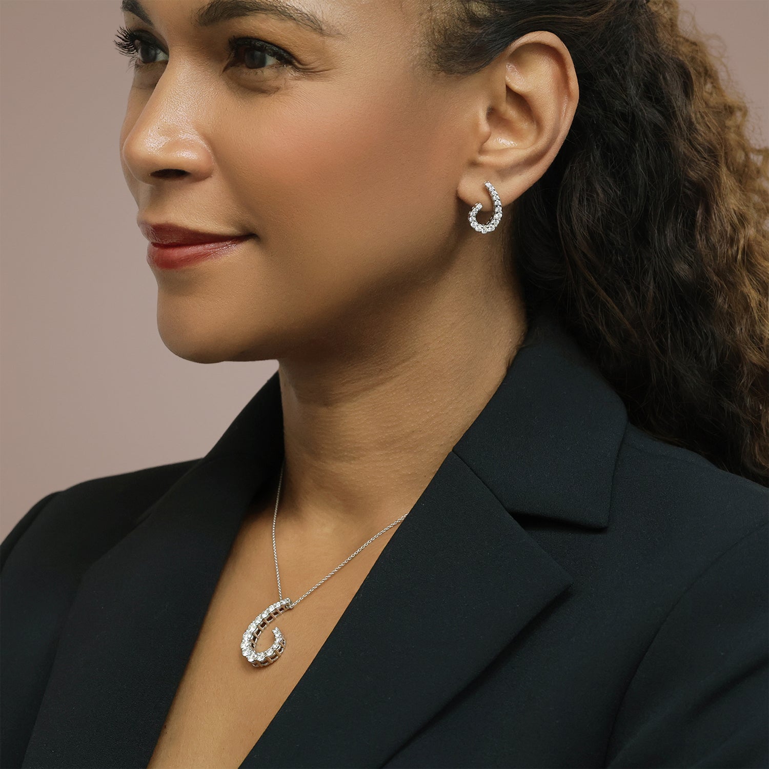 18ct White Gold Graduated Round Brilliant Diamond Swirl Drop Earrings