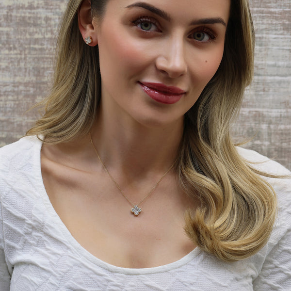 18ct Yellow Gold Round Brilliant Cut Fancy Diamond Pendant