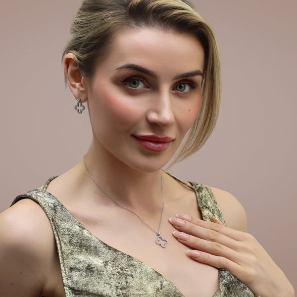 18ct White Gold Diamond Open Flower Pendant