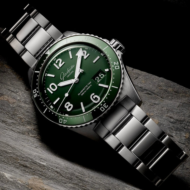 Spezialist SeaQ Panorama Date 43.2mm Reed Green Dial Bracelet Watch