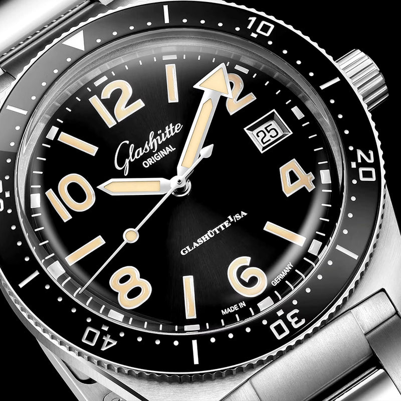 Spezialist SeaQ 39.5mm Black Dial Automatic Bracelet Watch