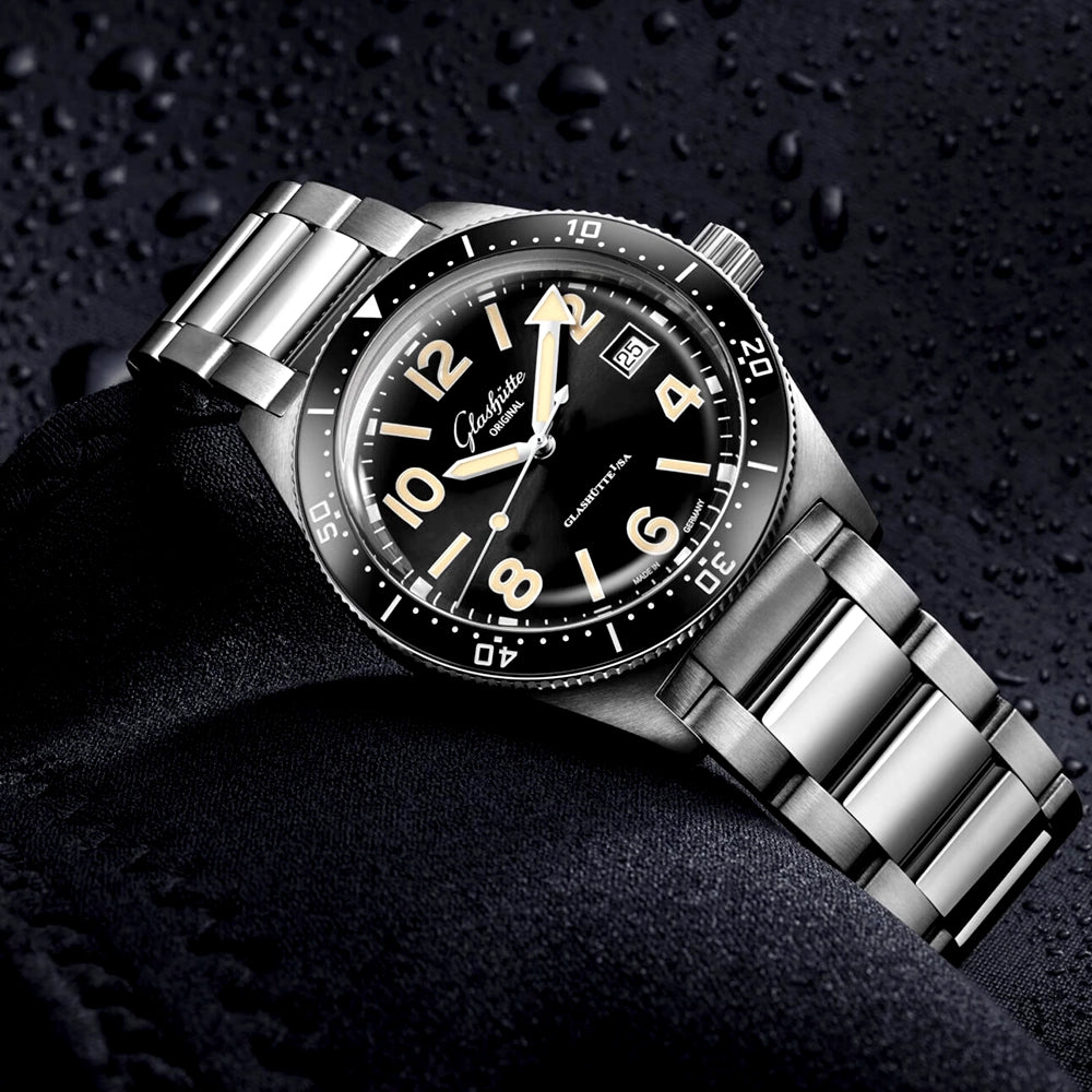 Spezialist SeaQ 39.5mm Black Dial Automatic Bracelet Watch