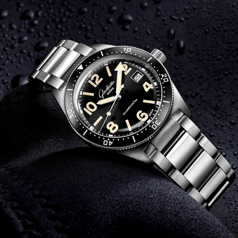 Spezialist SeaQ 39.5mm Black Dial Automatic Bracelet Watch
