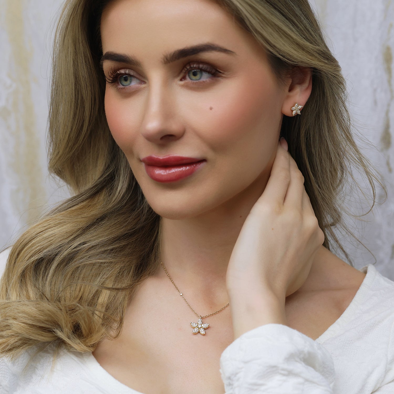 18ct Yellow Gold Bloom Collection Diamond Flower Pendant