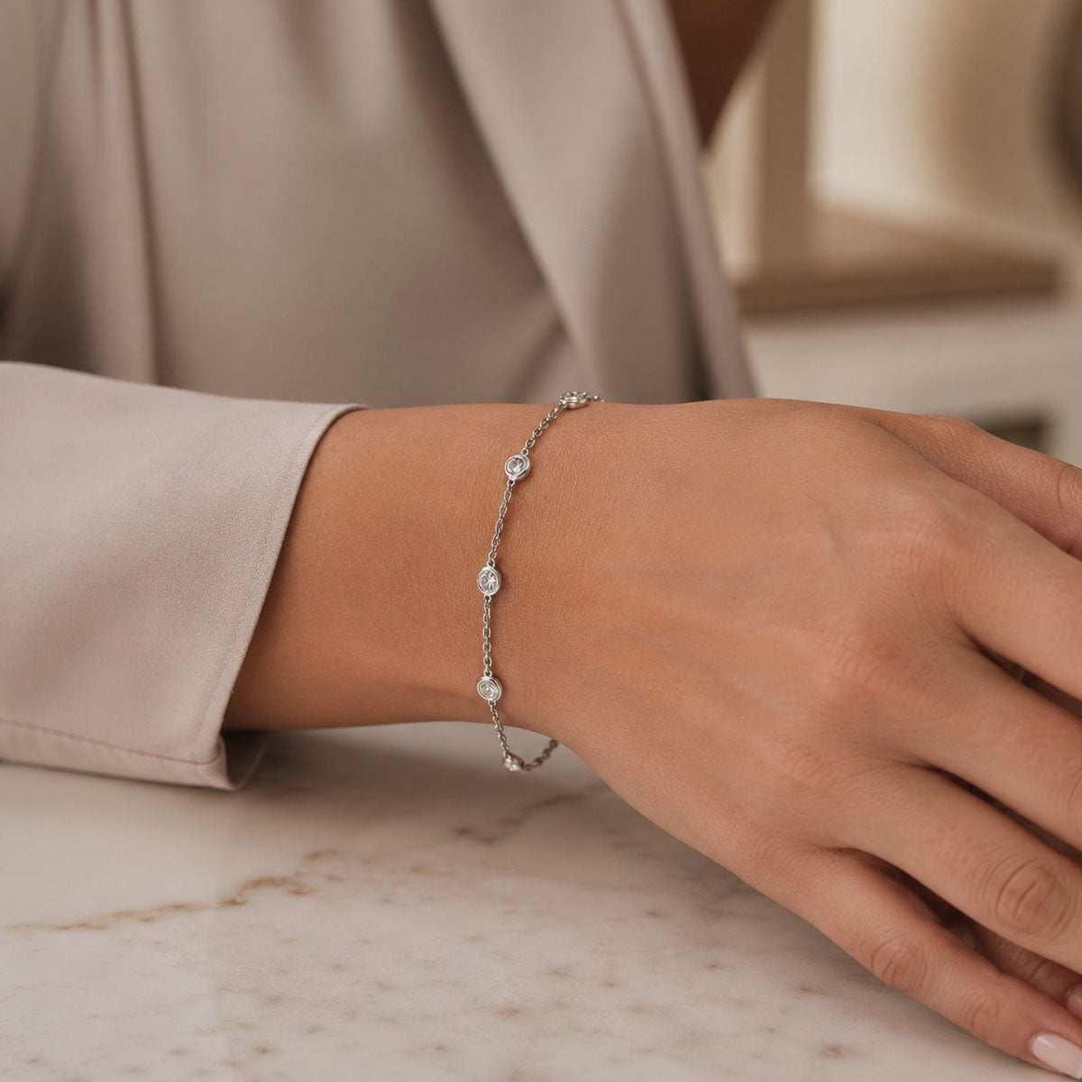 18ct White Gold Round Brilliant Cut Diamond Groove Detail Bracelet