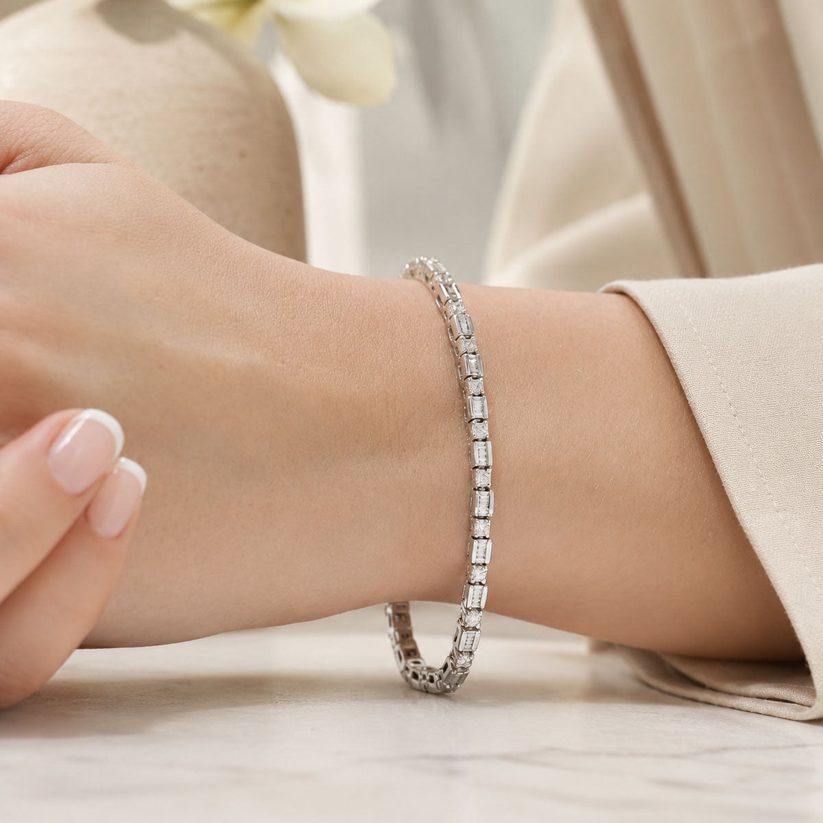 18ct White Gold Round Brilliant And Baguette Diamond Tennis Bracelet