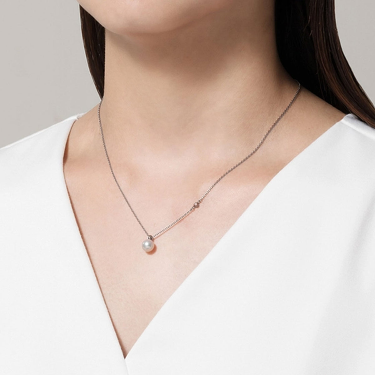 18ct White Gold Pearl and Diamond Pendant
