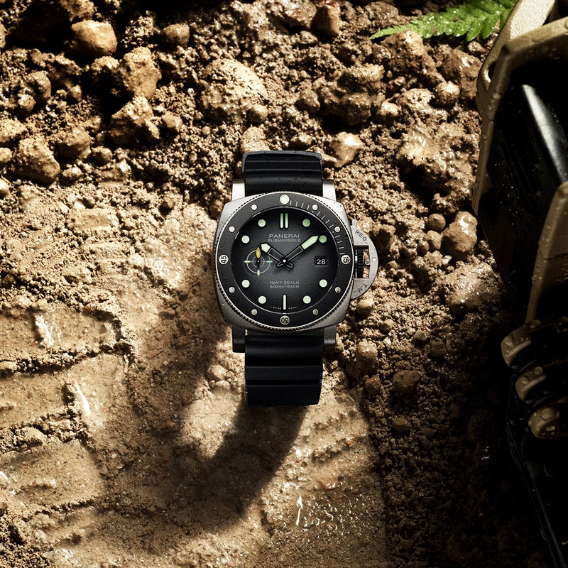Submersible Navy SEALs Edition 44mm Black Dial Strap Watch