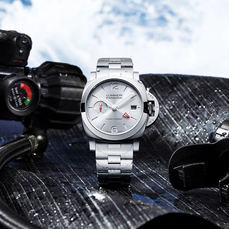 Luminor Luna Rossa Edition GMT 40mm Automatic Bracelet Watch