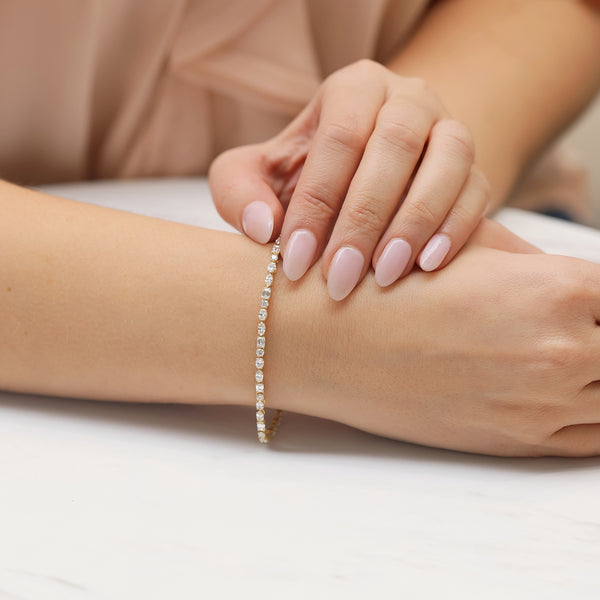 18ct Yellow Gold Mixed Cut Diamond Line Bracelet