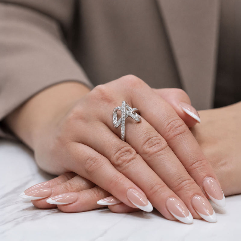 18ct White Gold Round Brilliant Cut Diamond Bow Design Dress Ring