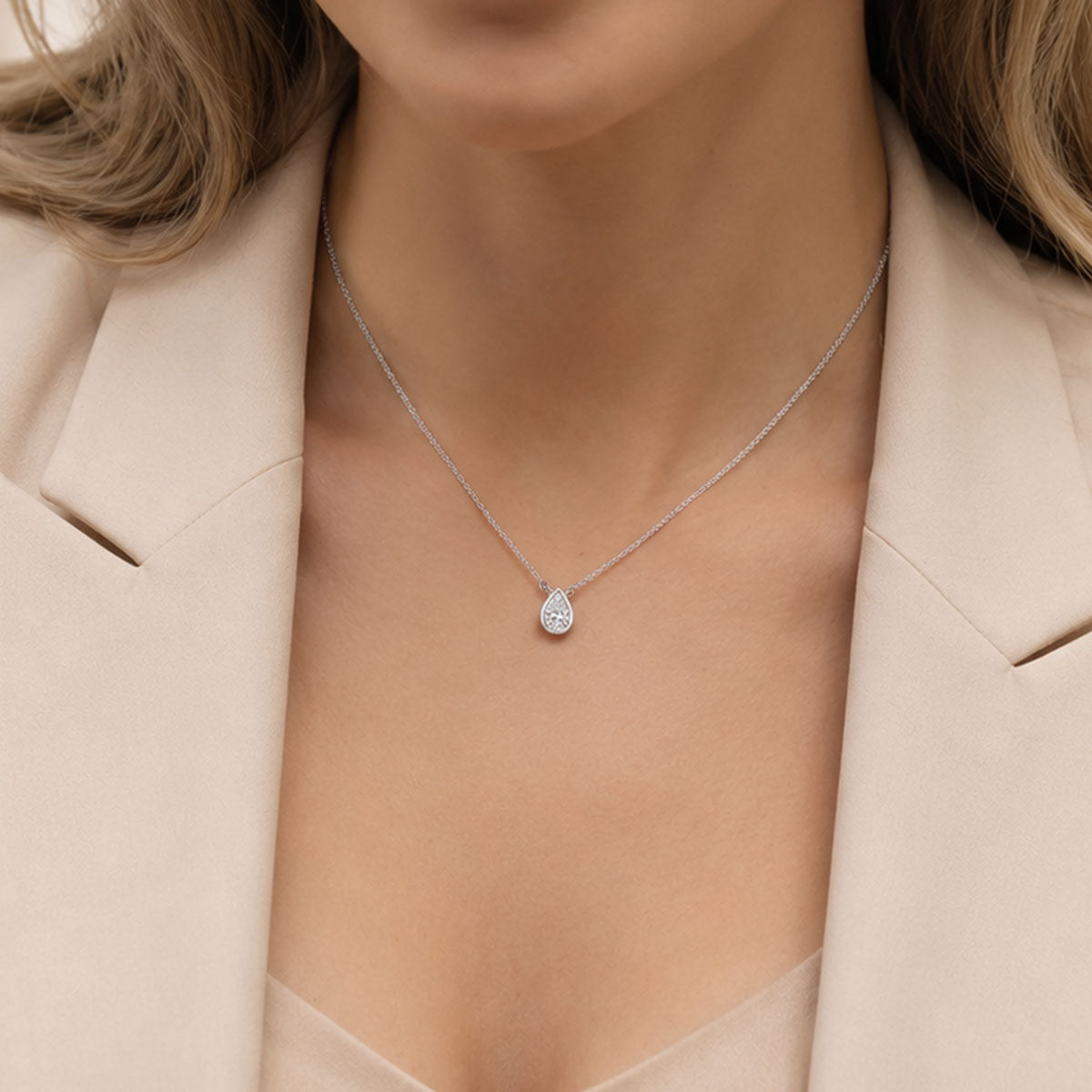 Berry's 18ct White Gold Pear Cut Diamond 0