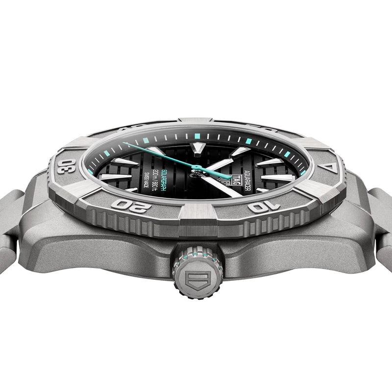Aquaracer Professional 200 Solargraph 40mm Titanium Bracelet Watch