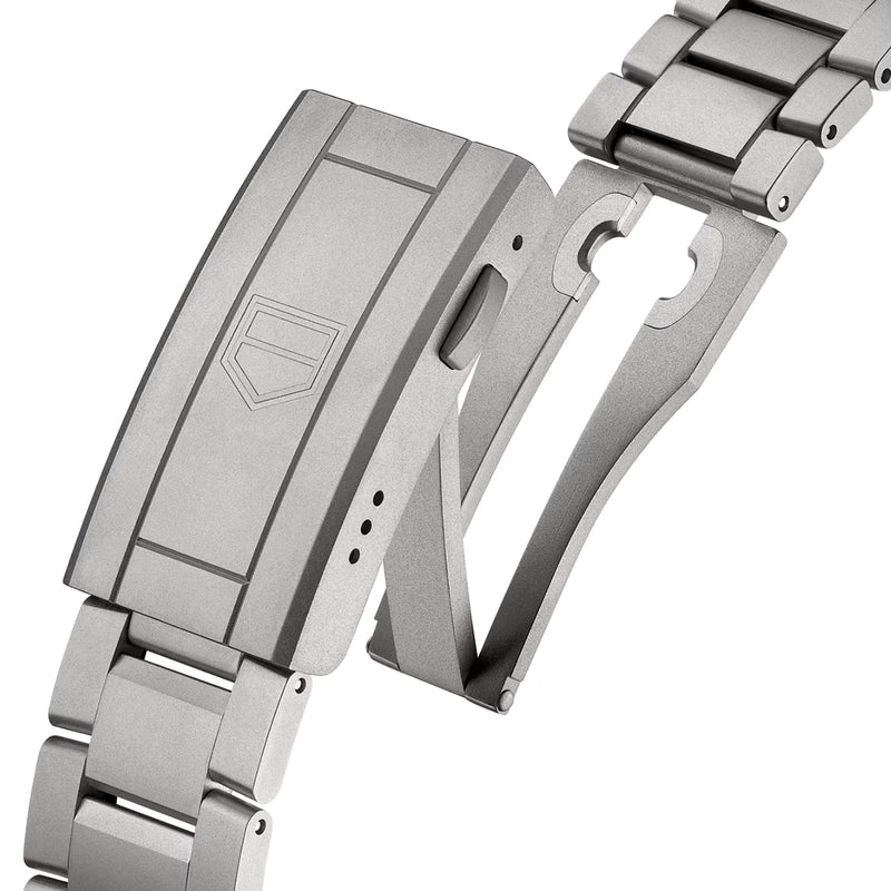 Aquaracer Professional 200 Solargraph 40mm Titanium Bracelet Watch