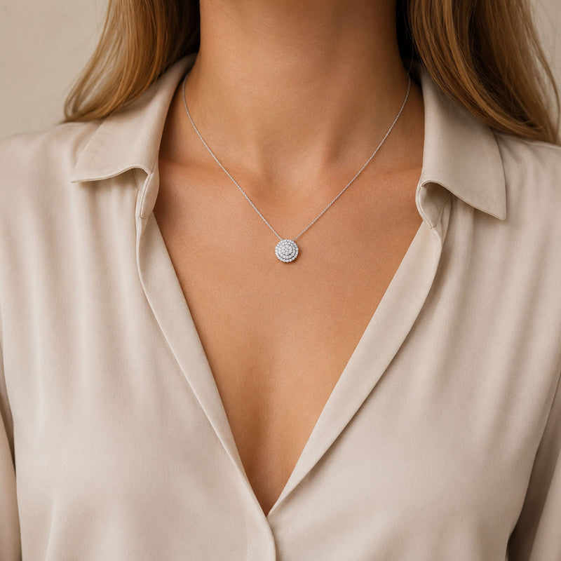 18ct White Gold Round Brilliant Cut Diamond Circle Pendant