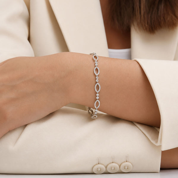 18ct White Gold Round Brilliant Cut Diamond Marquise Shaped link Bracelet