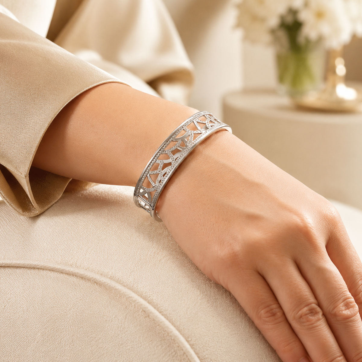 18ct White Gold Diamond Set Cuff Bangle