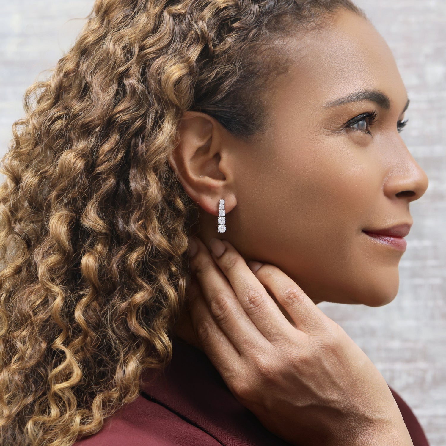 Berry's 18ct White Gold Round Brilliant Cut GIA Certificated Diamond Graduated Drop Earrings - Berry's Jewellers