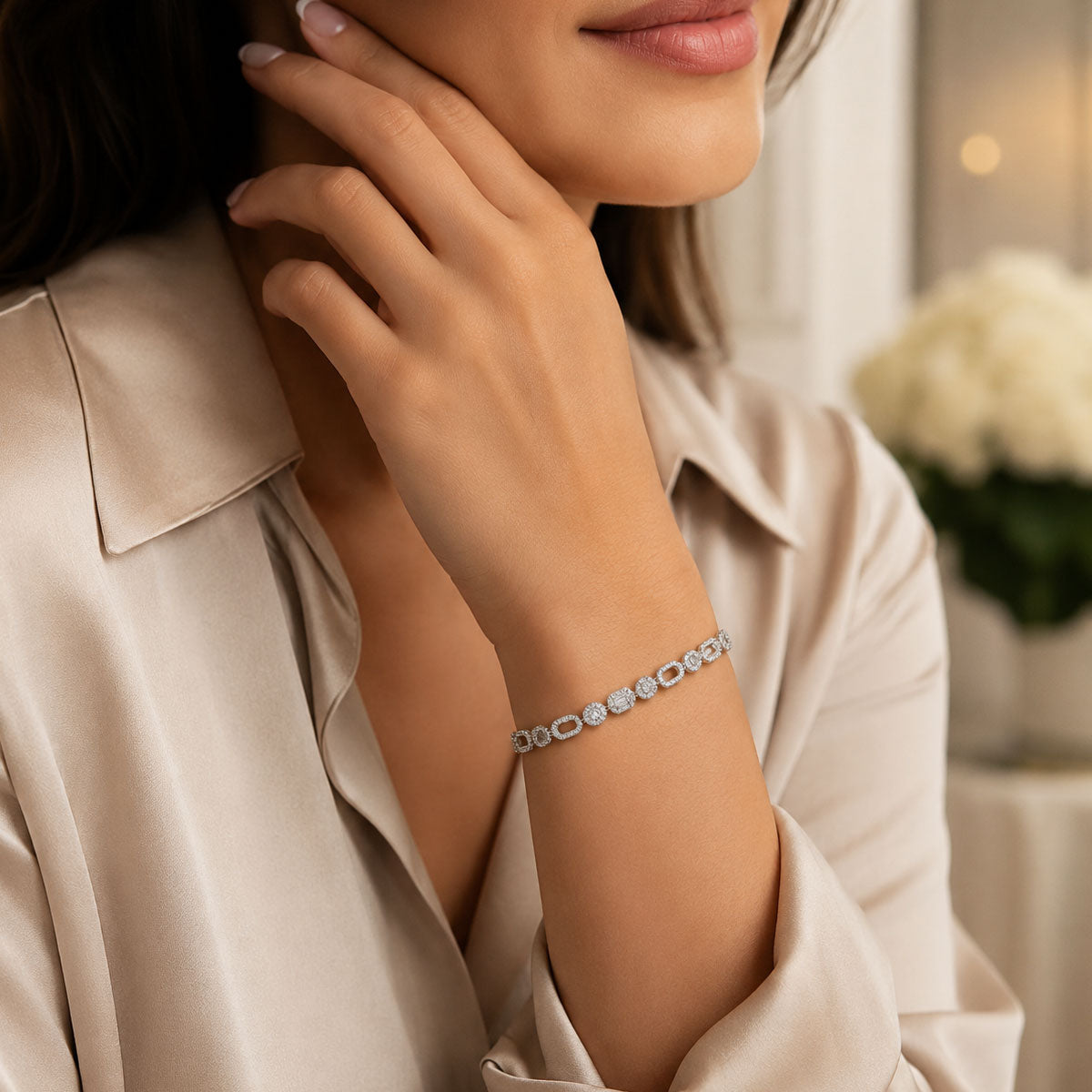 18ct White Gold Round Brilliant Cut And Baguette Cut Diamond Open Link Bracelet