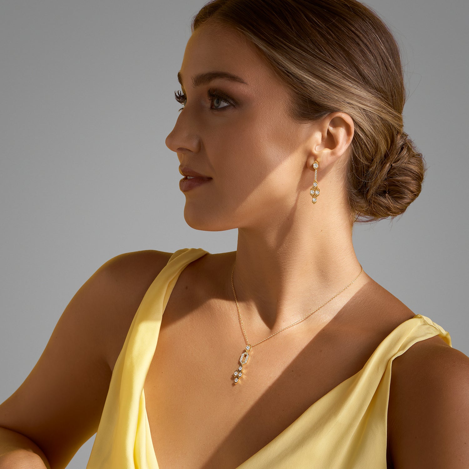 Nouveau Collection 18ct Yellow Gold Full Diamond Pendant