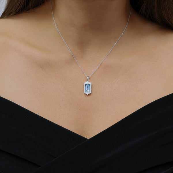 18ct White Gold Aquamarine & Diamond Vintage Style Pendant
